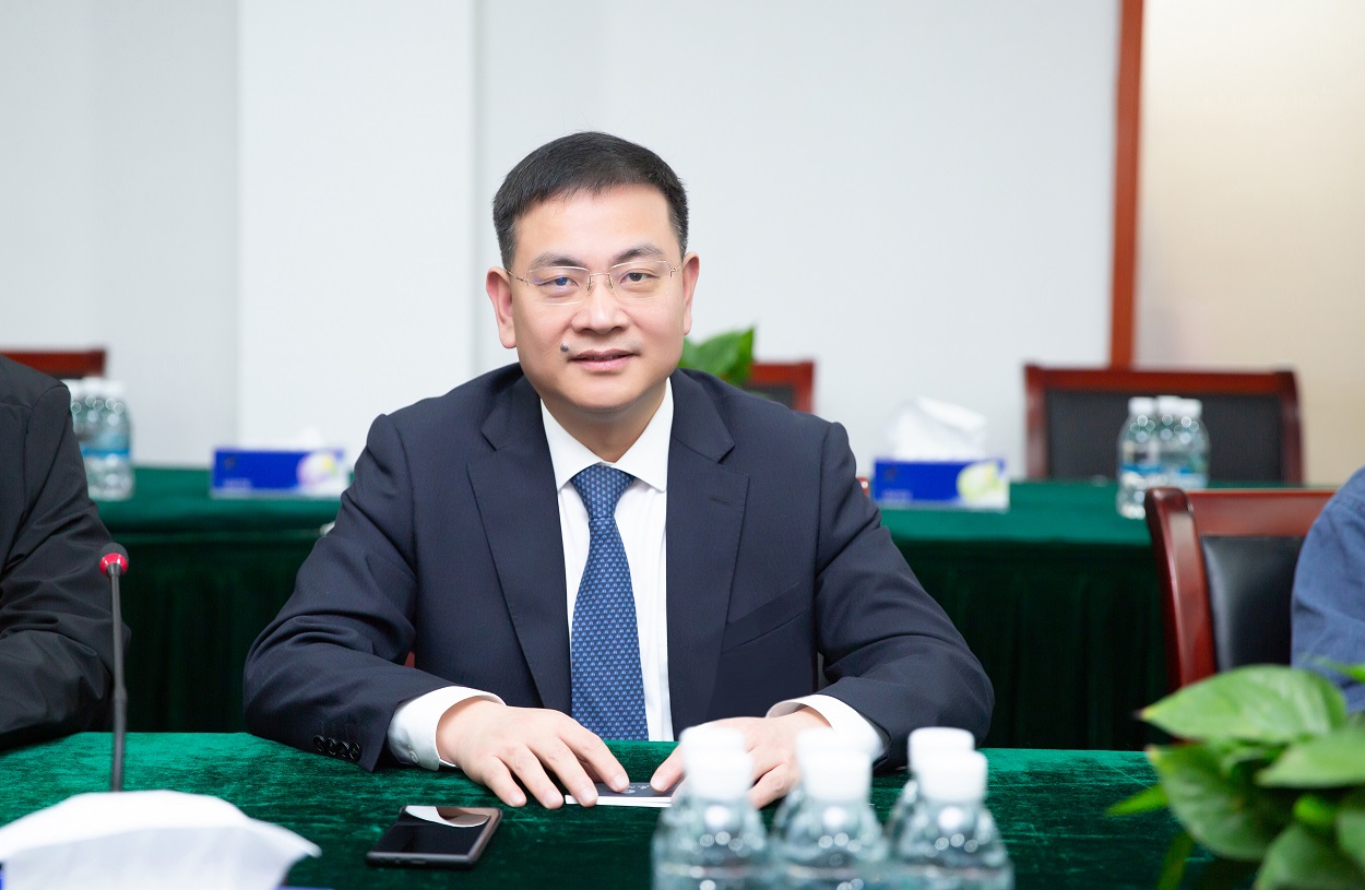 <a class='trsHotWords' href='https://info.stcn.com/dc/stock/?stockcode=SS600673'style='color: #2f67d1;text-decoration: none;' code='600673'target='_blank'><a class='trsHotWords' style='color: #2f67d1;text-decoration: none;' target='_blank' href='https://info.stcn.com/dc/stock/?stockcode=SS600673' code='600673'>东阳光</a></a>张红伟.jpg